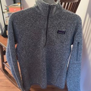 Grey Patagonia 1/4 zip fleece